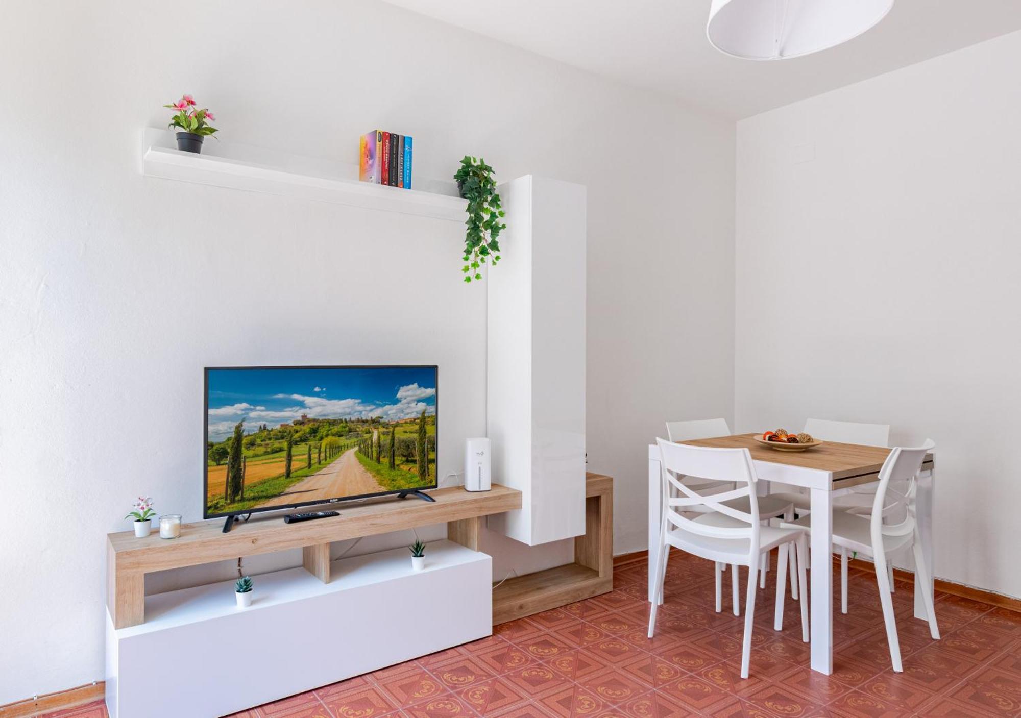 Apartment Landi 2 - Near The Center, Free Public Parking